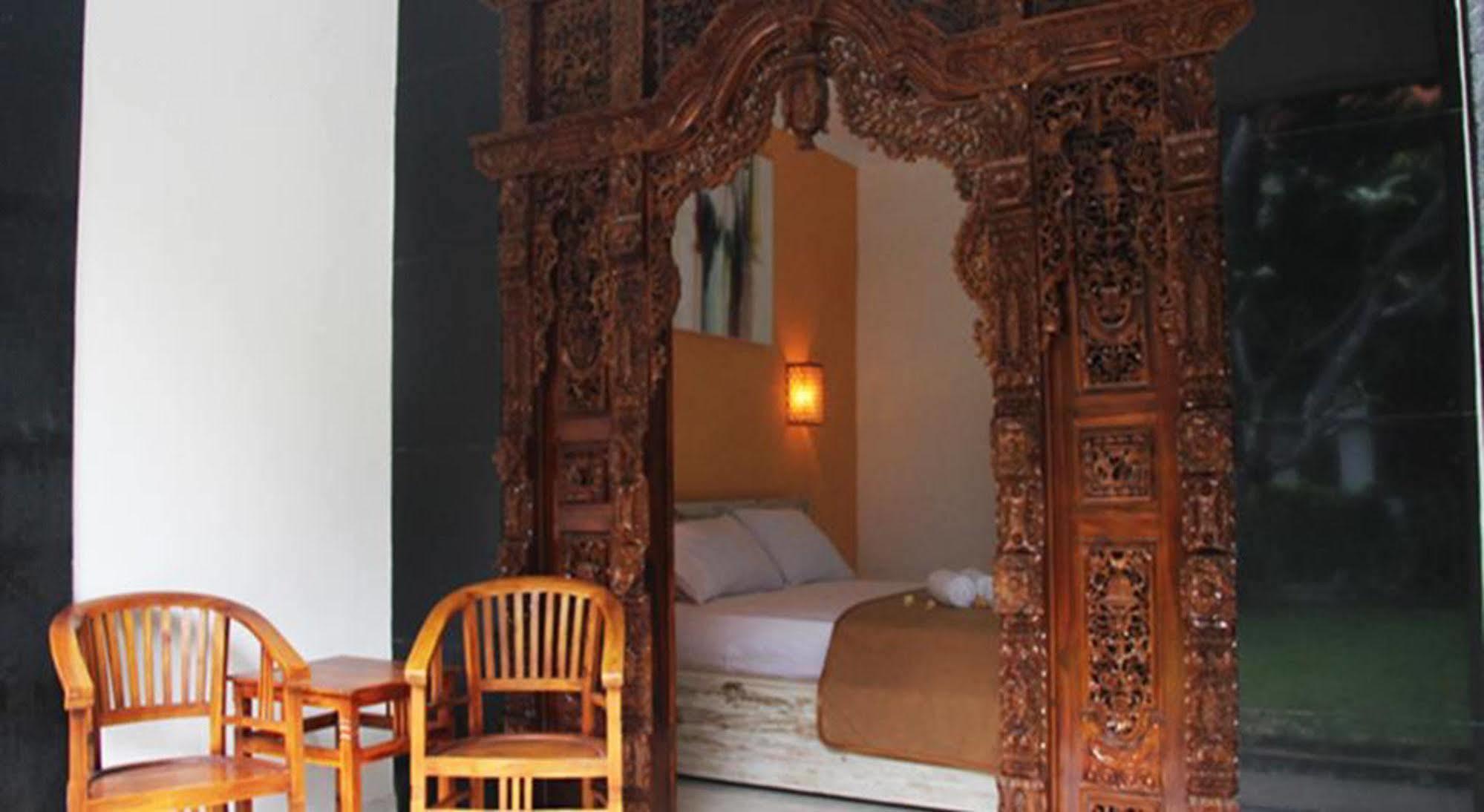 The Legian Mas Beach Inn Кута Экстерьер фото
